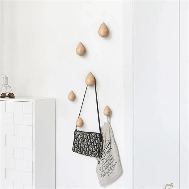 Patere murale design en bois en forme de goutte - PLUVIA