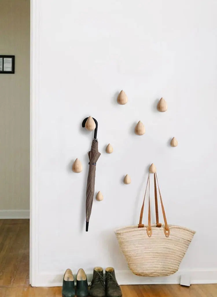 Patere murale design en bois en forme de goutte - PLUVIA