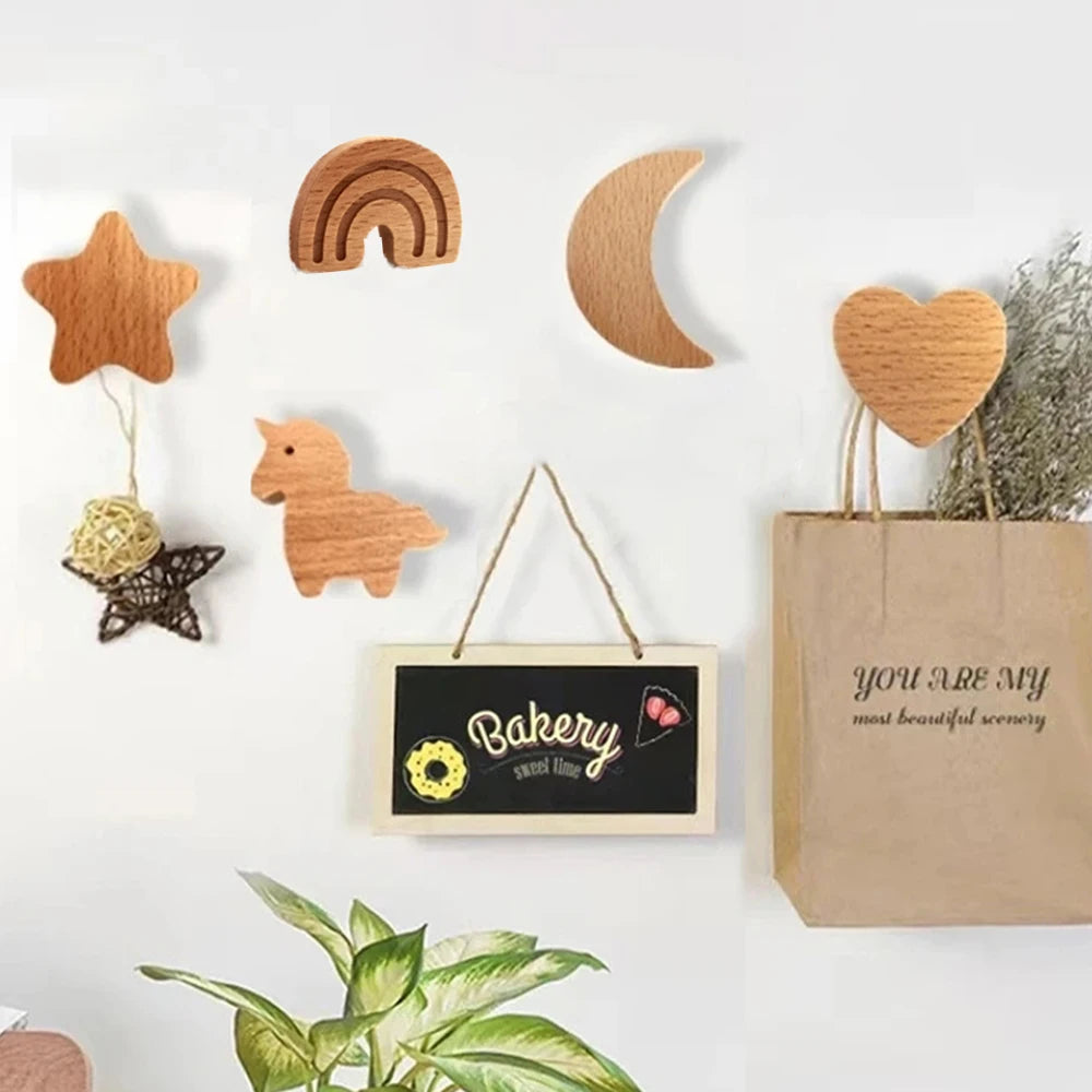 Crochet muraux en bois sous différentes formes - FORMAE