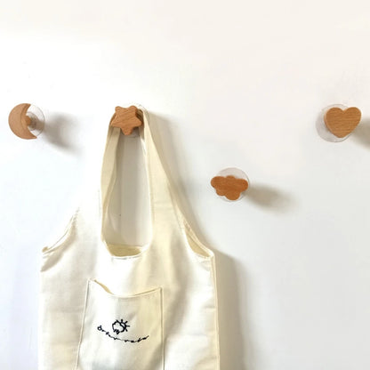 Crochet muraux en bois sous différentes formes - FORMAE