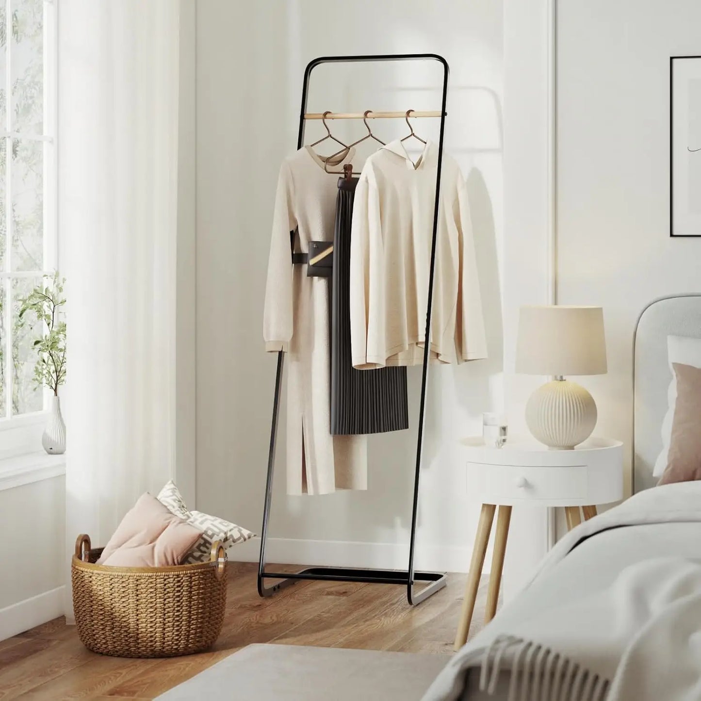 Portant vêtements minimaliste et stable - VECTIS