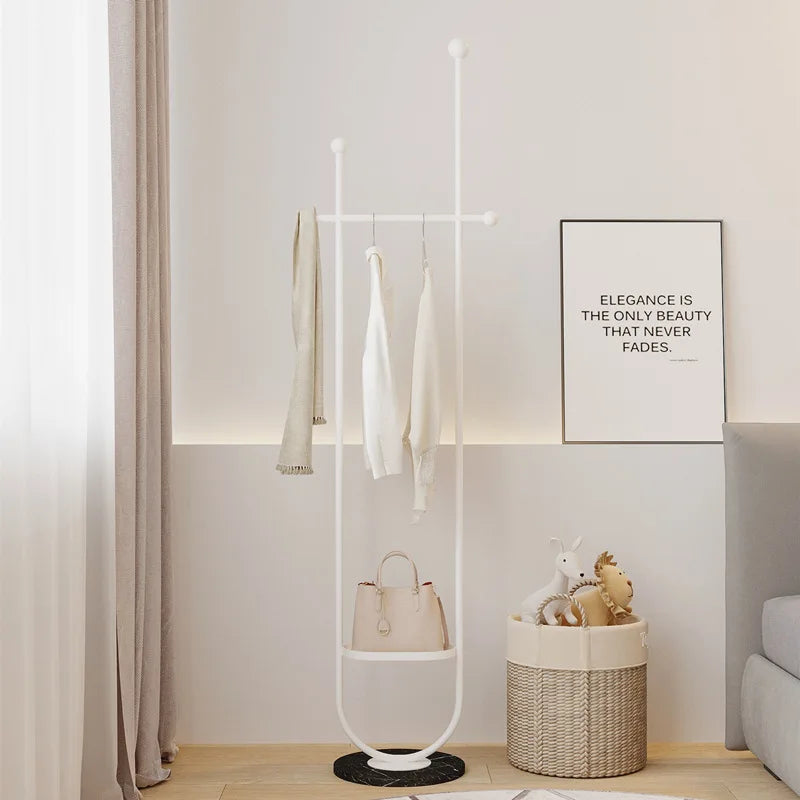 Porte manteau sur pied design avec base circulaire - ARCULUM